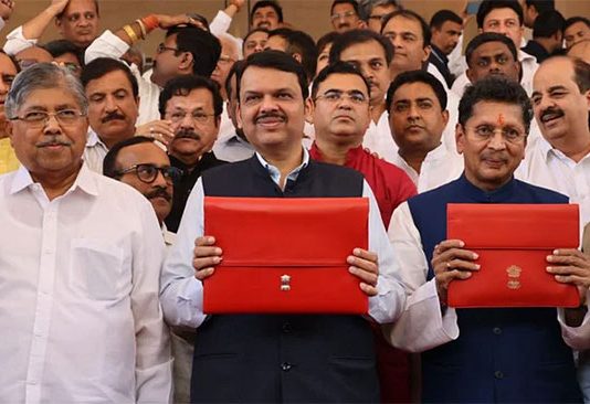 महिला, शेतकरी अन् कष्टकऱ्यांसाठीचा अर्थसंकल्प सादर