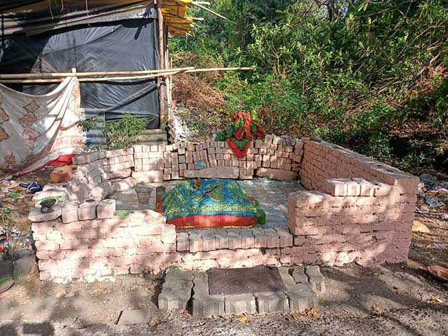 अनधिकृत मजार न हटविल्यास बाजूला राम मंदिर बांधणार