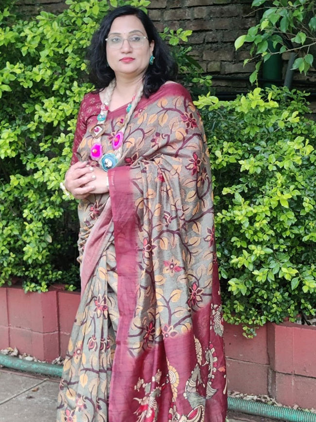 फेसबुकच्या माध्यमातून व्यवसायांना प्रोत्साहन: नीलम उमराणी-एदलाबदकर