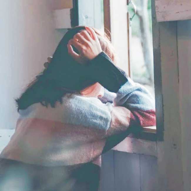कावळा फक्त बाईलाच का शिवतो?