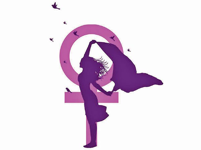 रिक्षा, बसचे स्टेअरिंग महिलेच्या हाती!