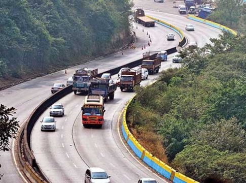 मुंबई-पुणे टोल वाढता वाढता वाढे...