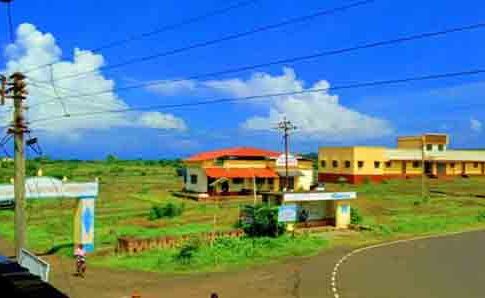 सुट्टीची मज्जा घेऊ, गावाकडे चला जाऊ...