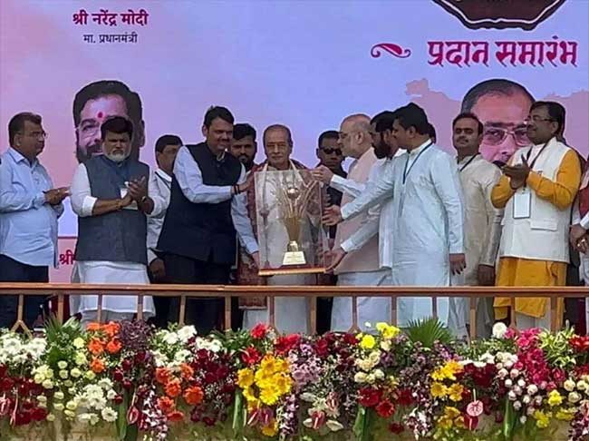 राजकीय शक्तीपेक्षा आध्यात्मिक शक्ती मोठी : मुख्यमंत्री