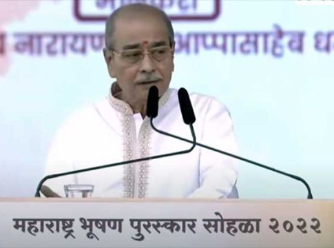 महाराष्ट्र भूषण पुरस्कार एकाच घरात दोनदा देणं हे राज्य सरकारचं कौतूक