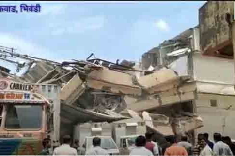 भिवंडीत ३ मजली इमारत कोसळली