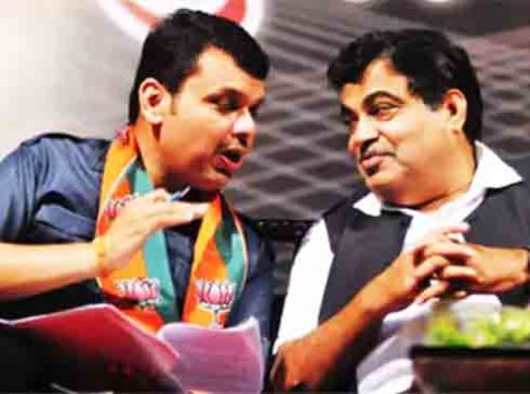 कर्नाटक निवडणुकीच्या भाजपच्या ४० स्टार प्रचारकांमध्ये महाराष्ट्रातील 'हे' २ नेते