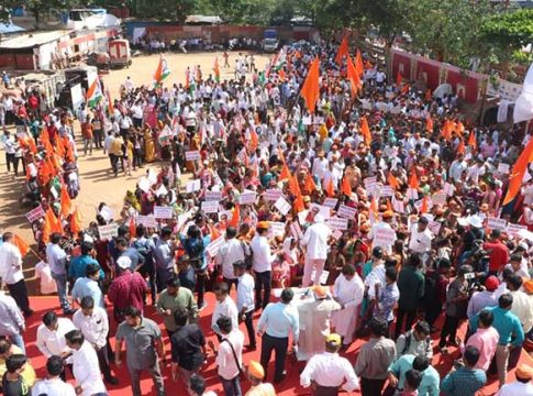 ठाण्याच्या मैदानावर ठाकरे गटाची नौटंकी