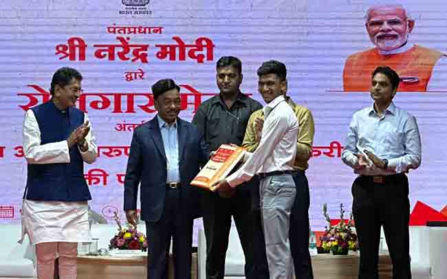 केंद्रीय मंत्री नारायण राणे यांच्या हस्ते मध्य रेल्वेच्या २,५३२ उमेदवारांना नियुक्ती पत्रांचे वाटप