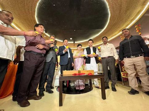 समृद्ध कोकण शेतकरी संघटना आयोजित आंबा महोत्सवाचे केंद्रीय मंत्री नारायण राणे यांच्या हस्ते उद्घाटन...पाहा क्षणचित्रे