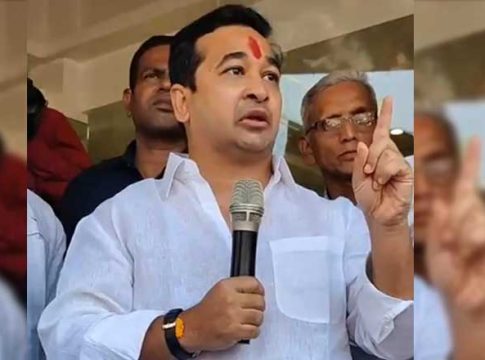 हिंदू व्यापाऱ्यांकडे वाकड्या नजरेने पाहाल तर डोळे काढून हातात देईन...