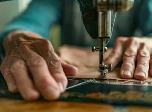 आम्हाला कोण?