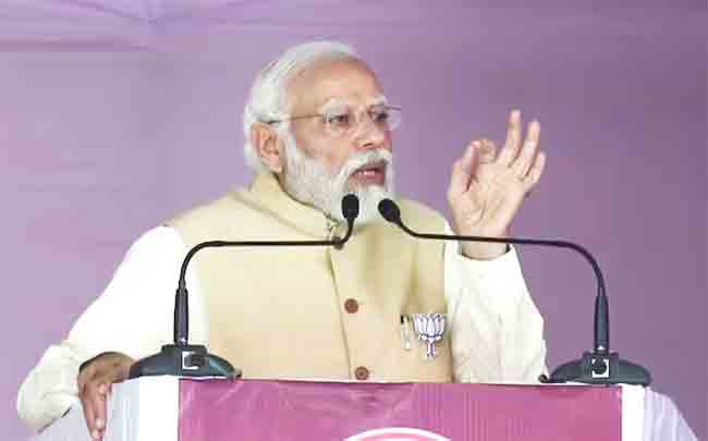 पंतप्रधान मोदींचा ध्यास, होतोय रेल्वेचा कायापालट