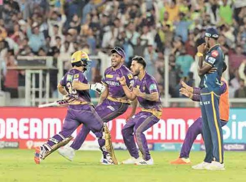 केकेआरचा गुजरातवर रोमहर्षक विजय