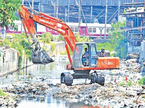 नदीनाल्यांची साफसफाई गरजेचीच...