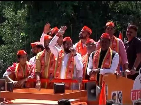 ठाण्यात मुख्यमंत्र्यांचा एल्गार! म्हणाले सावरकरांचा अपमान....