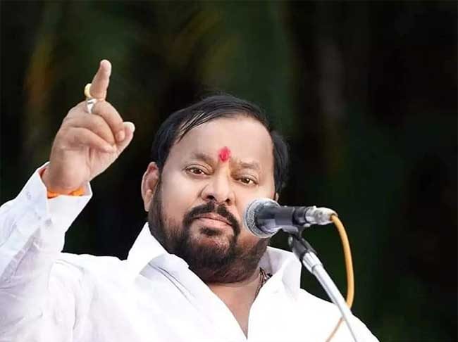 एखाद्याला राजकारणातून संपवून टाकायचे असेल तर शरद पवार काय खेळी करतात?