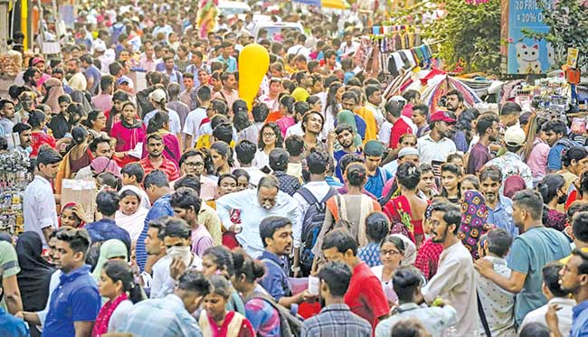 मोठी लोकसंख्या : संकट की आव्हान!