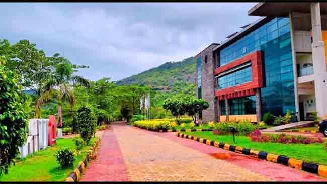 देशातील पहिल्या ‘AI’ विद्यापीठाचा मान महाराष्ट्राला