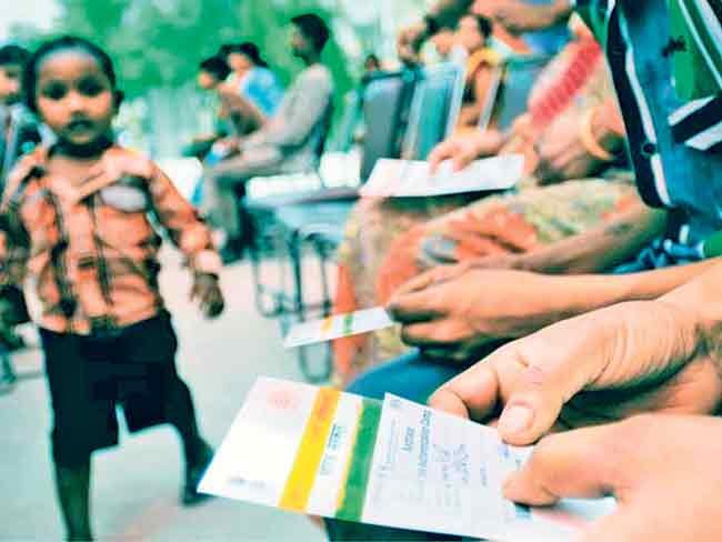 आधार जोडणीतील तांत्रिक बाबी दूर करा; पण प्रवेश नाकारू नका