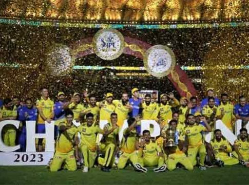 पाच विकेट्स राखत चेन्नईची पाचव्यांदा बाजी