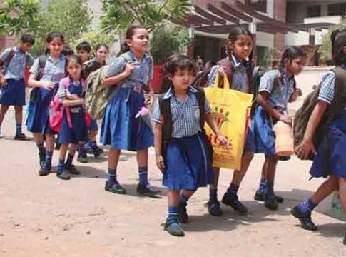'एक रंग एक गणवेश' बाबतचा निर्णय अजूनही प्रतिक्षेत