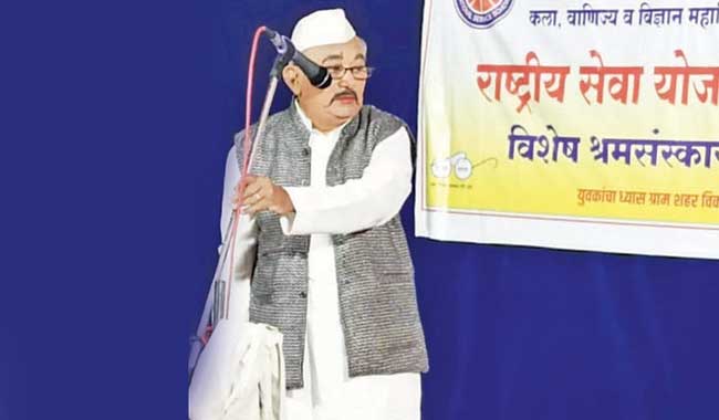 अष्टपैलू लोककलावंत