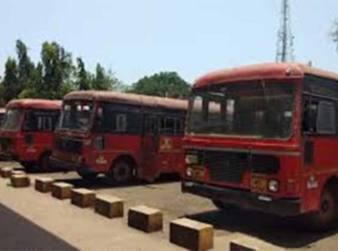 पावसाचे कारण सांगून गैरहजर रहाणा-या ३४ आगार प्रमुखांवर कारवाई होणार!