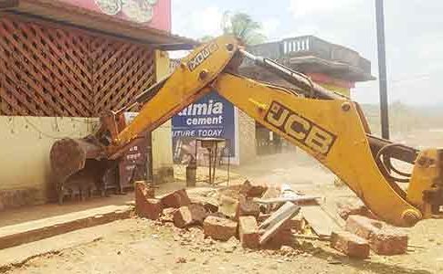 मिऱ्या-नागपूर चौपदरीकरण कामात कंपनीचा अतिरेक