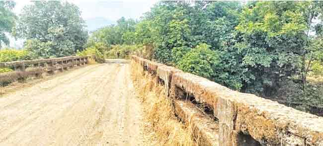 कोंडिवडे पूल झालाय धोकादायक; नवीन पूल बांधण्याची गरज