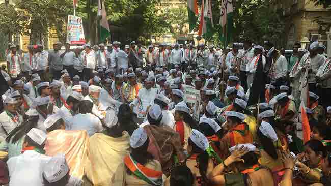 जयंत पाटील यांची ईडी चौकशी; राष्ट्रवादी काँग्रेसच्या कार्यकर्त्यांनी घेतली आक्रमक भूमिका