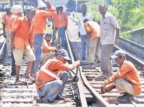 Central Railway : कर्जत स्थानकावर पोर्टल्स ऑफलोडिंगसाठी आज, उद्या रेल्वे ब्लॉक!