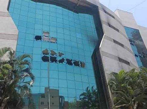 पुण्यातील आयटी पार्कमधील एका इमारतीला आग