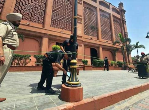 पंजाबच्या सुवर्ण मंदिराजवळ २४ तासांत दोन वेळा स्फोट
