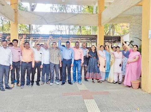 नाशिक आरटीओ कार्यालयात दोन तास काम बंद आंदोलन