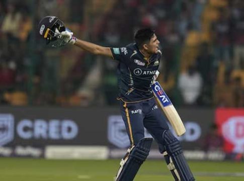 मुंबईकडून गिल आणि ग्रीनने चांगली फलंदाजी केली