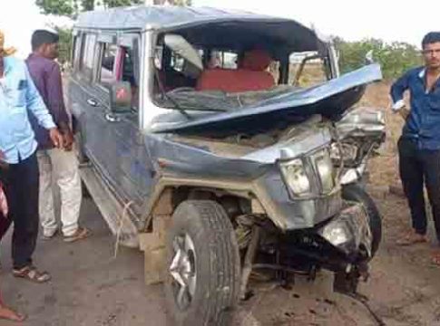 डुलकीने केला घात! विठ्ठलाचे दर्शन घेऊन ते गावाच्या वेशीवर पोहचले असतानाच झाला दुर्दैवी अपघात