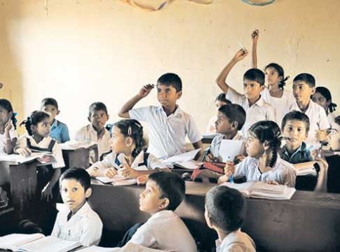 अभिनेत्री