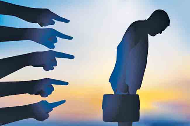 माघारी निंदा करणाऱ्या लोकांचं करायचं काय?