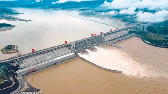 जलव्यवस्थापनाकडे हवे लक्ष