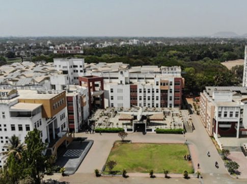 एआयएसएसएमएस कॉलेजच्या दुसऱ्या मजल्यावर आग