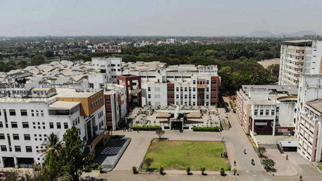 एआयएसएसएमएस कॉलेजच्या दुसऱ्या मजल्यावर आग