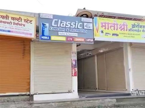 राज्यात चालंलय काय? बीडमध्येही औरंगजेबाच्या स्टेटसनंतर आष्टी बंद