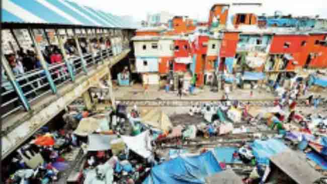 BMC action : वांद्रे पूर्वमधील ठाकरे गटाच्या अनधिकृत शिवसेना शाखेवर बीएमसीची कारवाई