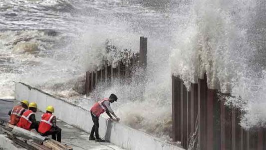 Biparjoy Cyclone : बिपरजॉयने बदलला मार्ग; रात्री धडकणार