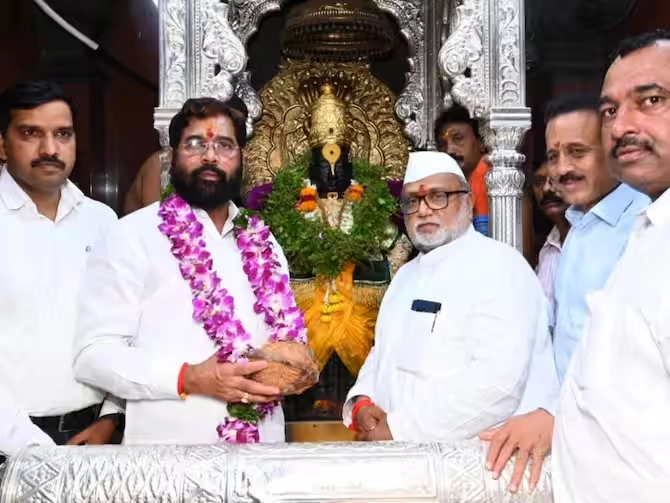 CM Eknath Shinde : मुख्यमंत्री एकनाथ शिंदेंचे ‘एक तीर से दो निशाने’