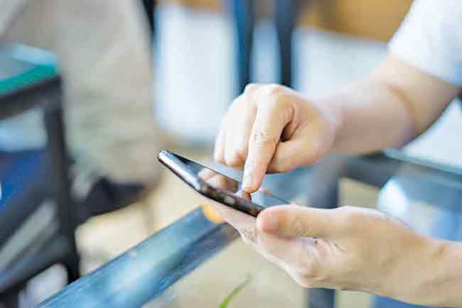 धक्कादायक! चीनमध्ये बसून लाखोंची फसवणूक…