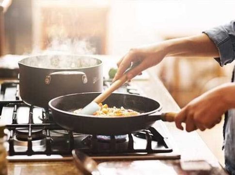 सर्वसामन्यांच्या स्वयंपाकघरातील ‘या’ महत्वाच्या गोष्टीचे दर कमालीचे घसरले!