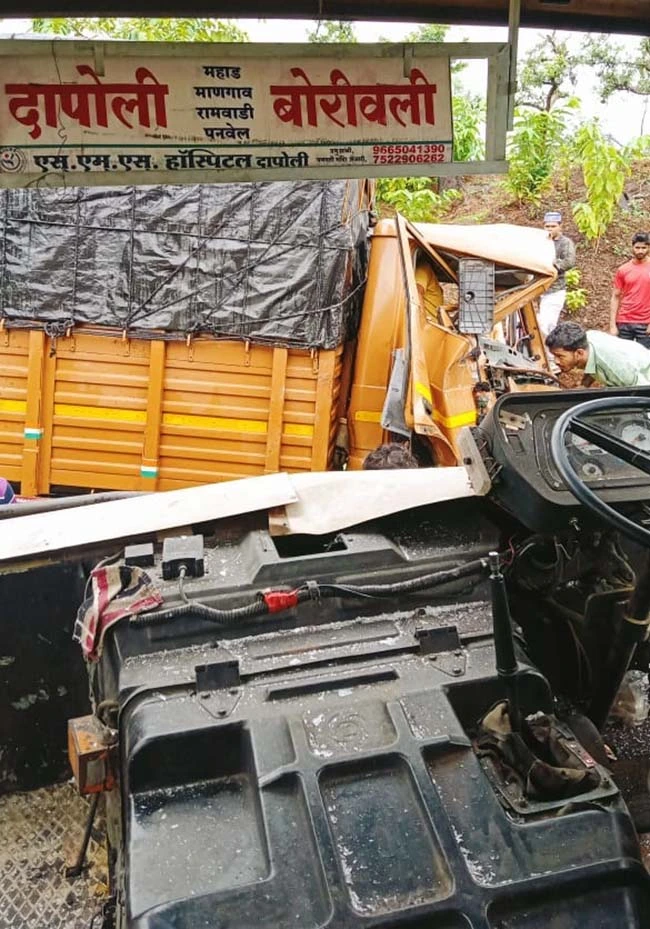 Accident : बोरीवली दापोली एसटीला अपघात
