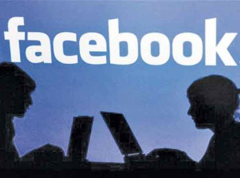 Facebook Scam: फेसबुक अकाऊंट हॅक करून महिलांना गंडा
